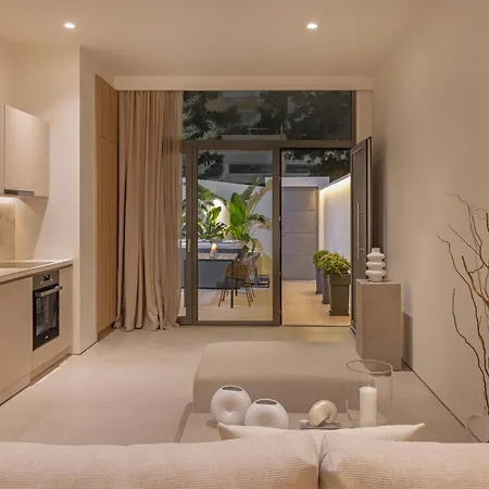 Earthy Haven-minimalist Luxury & Hot Tub * Rhodes City