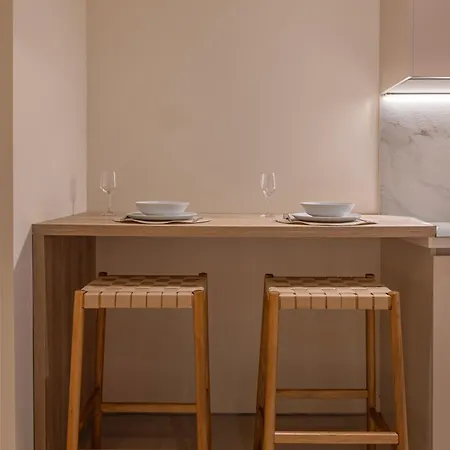 Earthy Haven-minimalist Luxury & Hot Tub 아파트 *